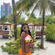 Fatma photo 4 in Zoetermeer: 25 years old, curvy, black hair, 172 cm, 52 kg, Medium bust