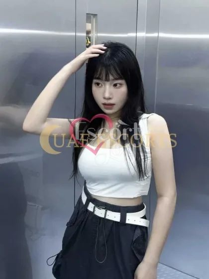Febe photo 2 in Wuppertal: 21 years old, asian, black hair, 166 cm, 47 kg, Large bust