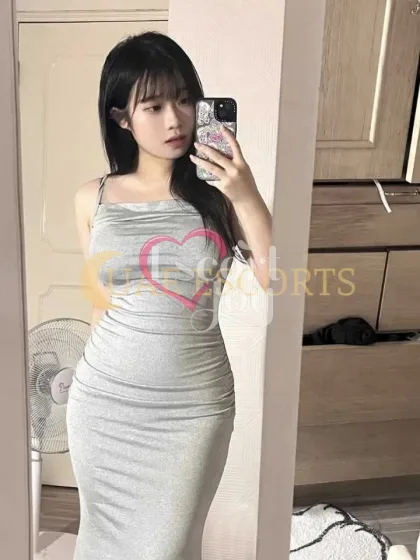 Febe photo 4 in Wuppertal: 21 years old, asian, black hair, 166 cm, 47 kg, Large bust