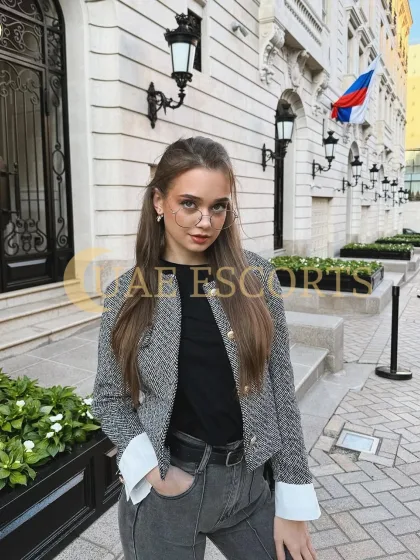 Фелиза фото 6 - Deventer, 20 лет, стройная, шатенка, 168 см, 53 кг, грудь Medium