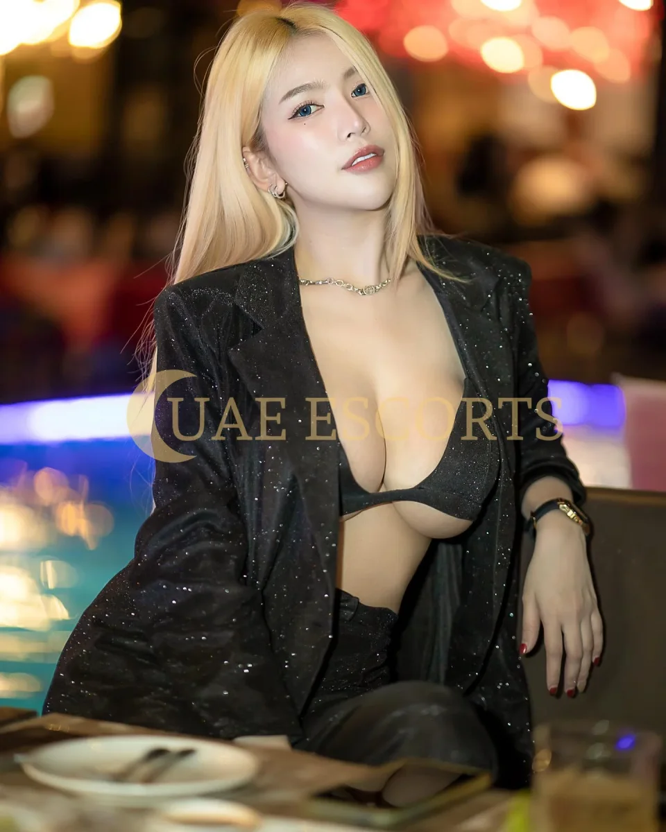 Filippa photo 1 in Clermont-Ferrand: 29 years old, european, regular, blonde hair, 163 cm, 63 kg, Medium bust