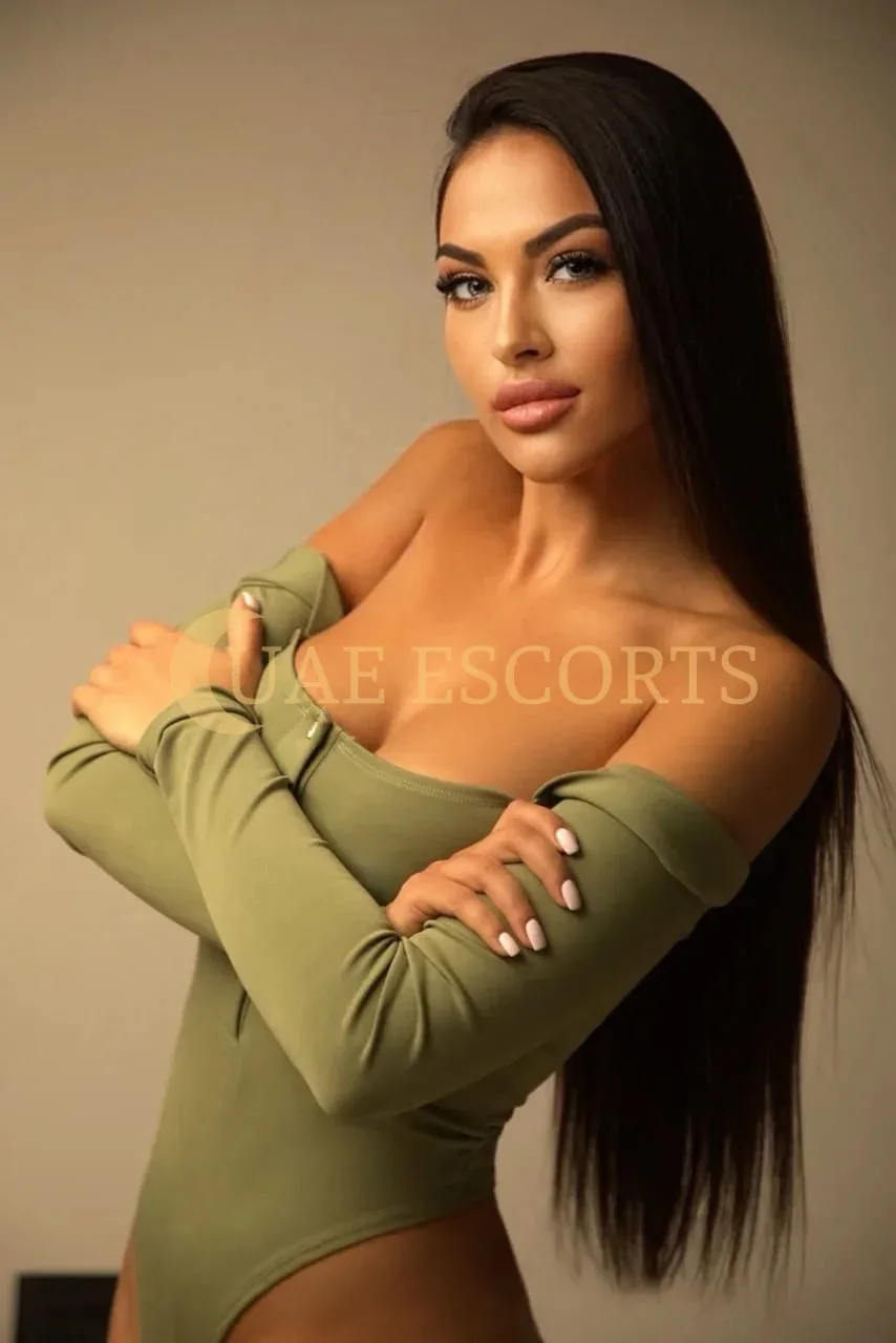 Fjalldis photo 2 in Vienne: 24 years old, european, slim, black hair, 170 cm, 54 kg, Medium bust