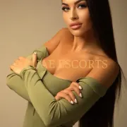 Fjalldis photo 2 in Vienne: 24 years old, european, slim, black hair, 170 cm, 54 kg, Medium bust