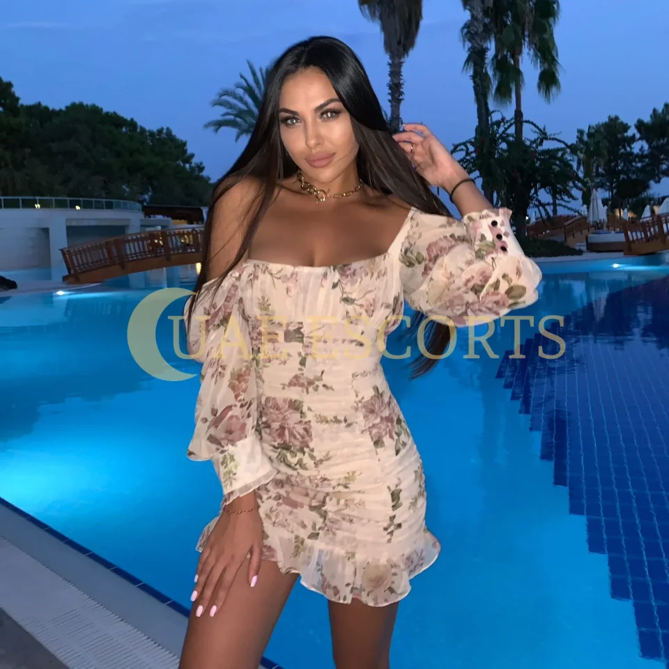 Fjalldis photo 4 in Vienne: 24 years old, european, slim, black hair, 170 cm, 54 kg, Medium bust