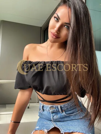 Fjalldis photo 5 in Vienne: 24 years old, european, slim, black hair, 170 cm, 54 kg, Medium bust