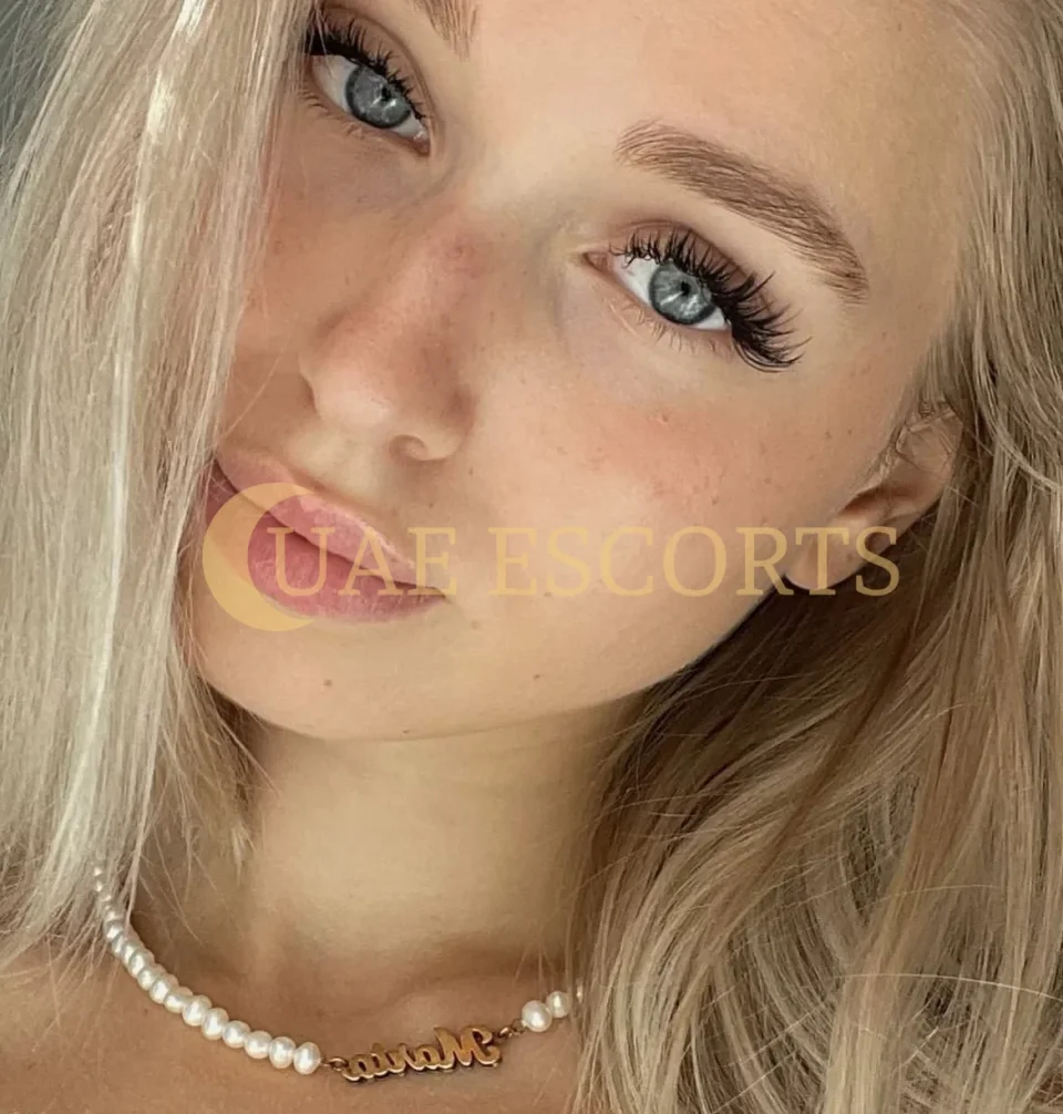 Флориана фото 7 - Essen, 23 года, стройная, черные волосы, 165 см, 45 кг, грудь Medium