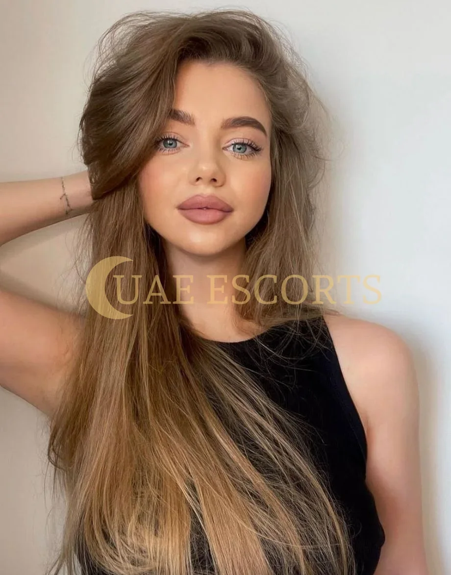 Folda photo 3 in Amsterdam: 21 years old, european, slim, brown hair, 168 cm, 52 kg, Medium bust