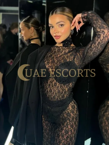 Frankie photo 2 in Sainte-Maxime: 20 years old, european, slim, brown hair, 168 cm, 52 kg, Medium bust