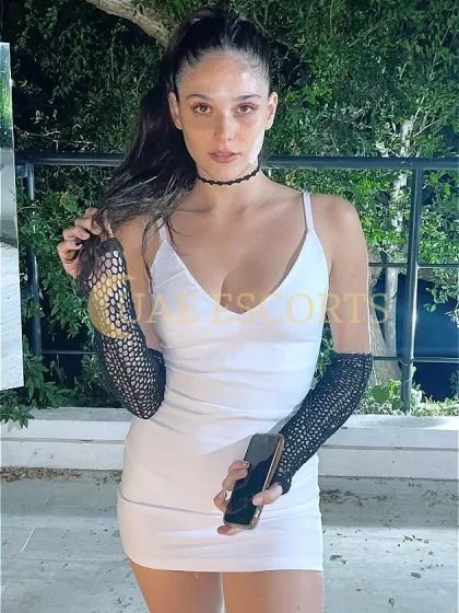 Franziska photo 4 in Toulouse: 20 years old, european, slim, brown hair, 168 cm, 53 kg, Medium bust