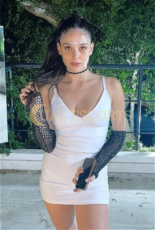 Franziska photo 4 in Toulouse: 20 years old, european, slim, brown hair, 168 cm, 53 kg, Medium bust