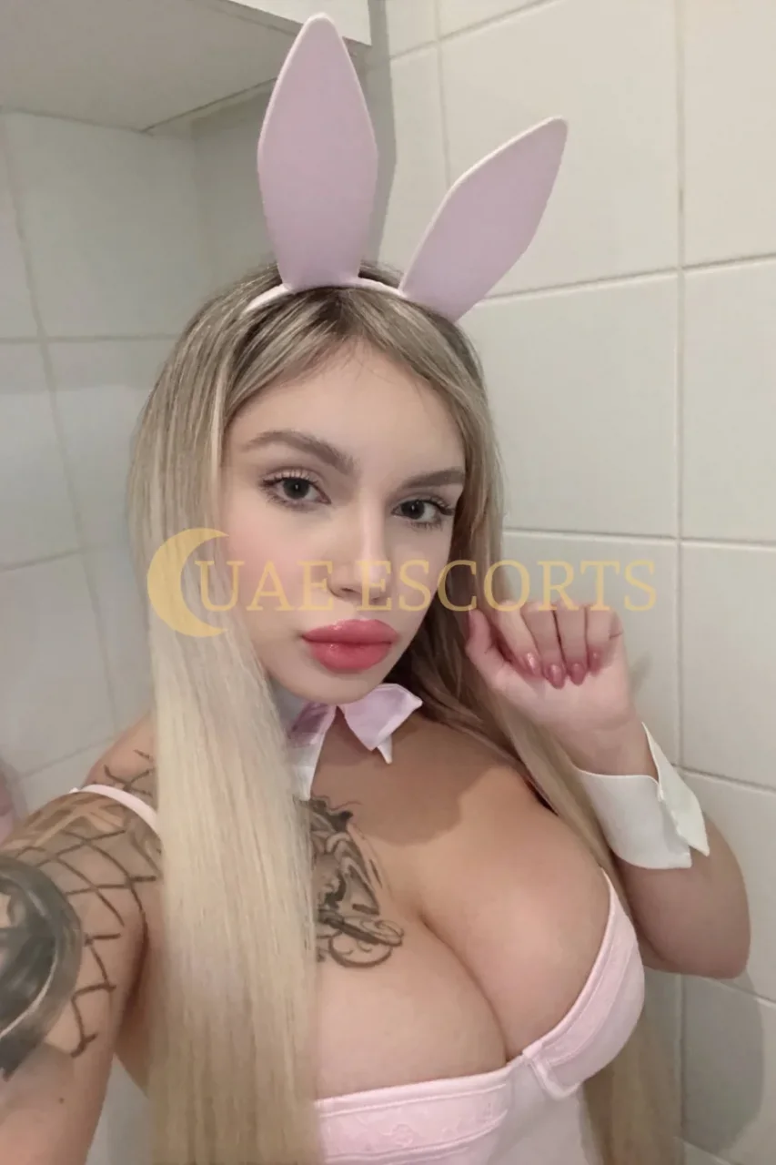 Fridjona photo 5 in Isle of man: 25 years old, european, regular, blonde hair, 160 cm, 60 kg, Large bust