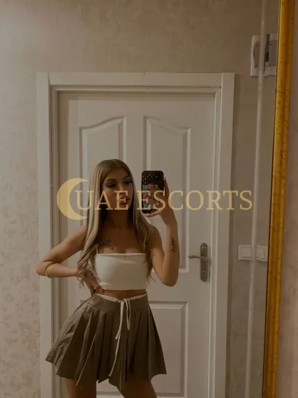 Gaia photo 5 in Belfast: 25 years old, slim, blonde hair, 156 cm, 48 kg, Medium bust