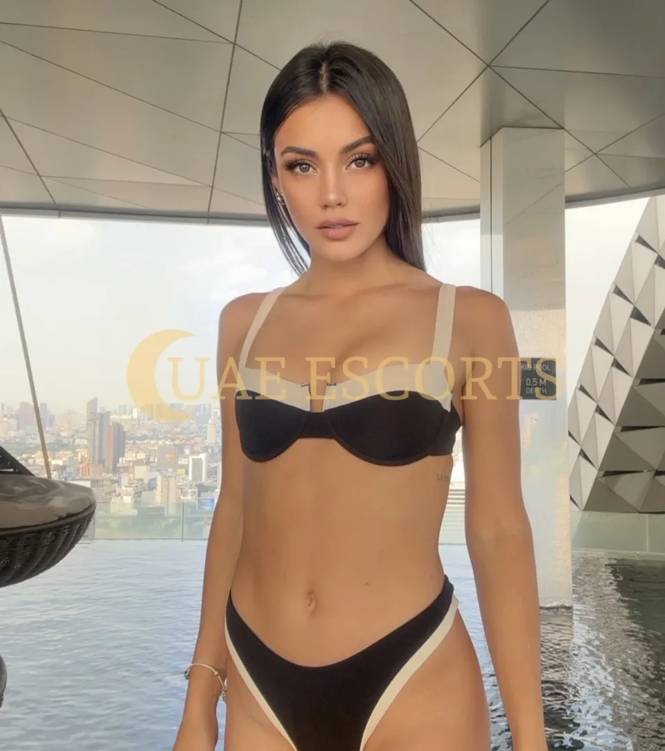 Geirridur photo 3 in Berlin: 21 years old, european, slim, brown hair, 172 cm, 55 kg, Medium bust