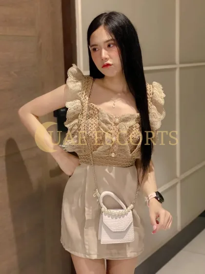 Geirthrudur photo 1 in Magdeburg: 25 years old, asian, regular, brown hair, 167 cm, 51 kg, Medium bust
