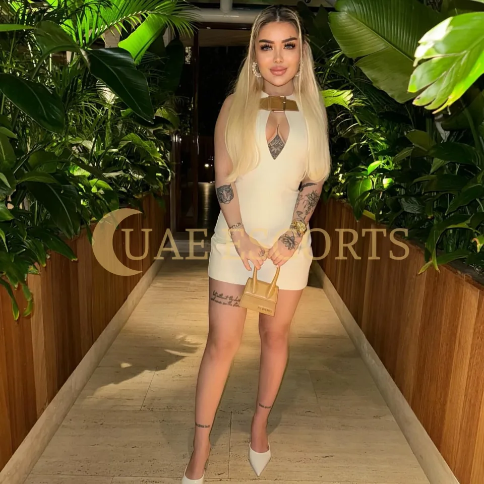 Gelsomina photo 6 in Eindhoven: 25 years old, arab, regular, black hair, 175 cm, 54 kg, Large bust