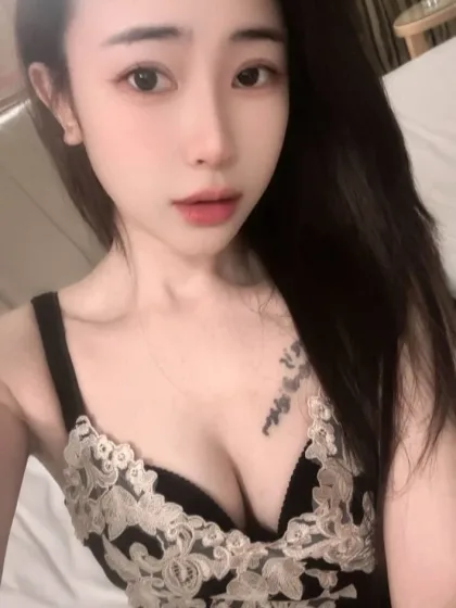 America photo 3 in Doha: 27 years old, slim, black hair, 161 cm, 49 kg, B bust