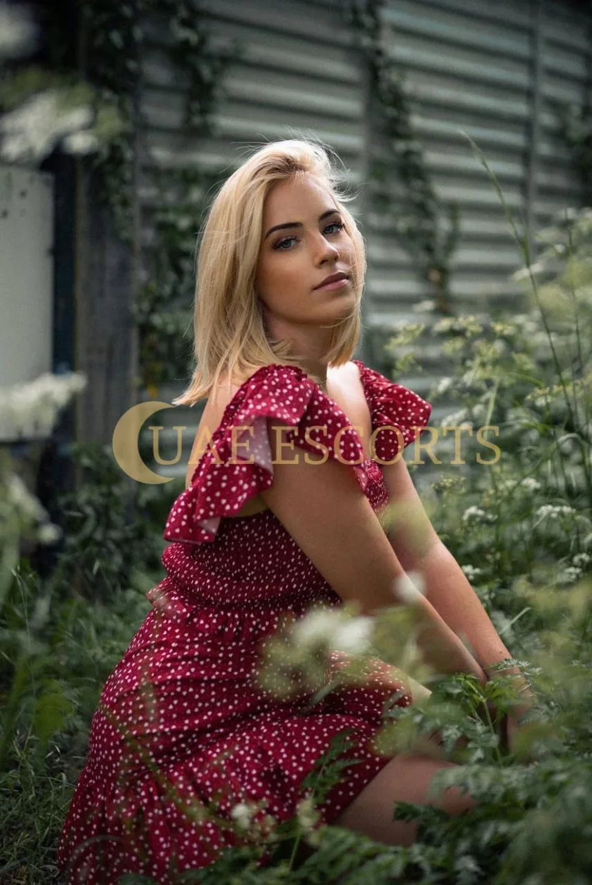 Gerta photo 6 in South Midlands: 21 years old, arab, regular, blonde hair, 168 cm, 60 kg, Medium bust