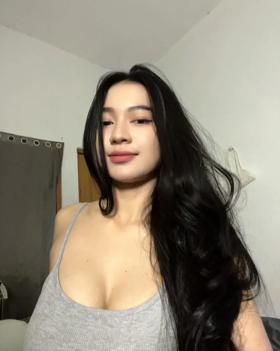 Kelsie photo 1 in Doha: 22 years old, asian, slim, black hair, 155 cm, 45 kg, B bust