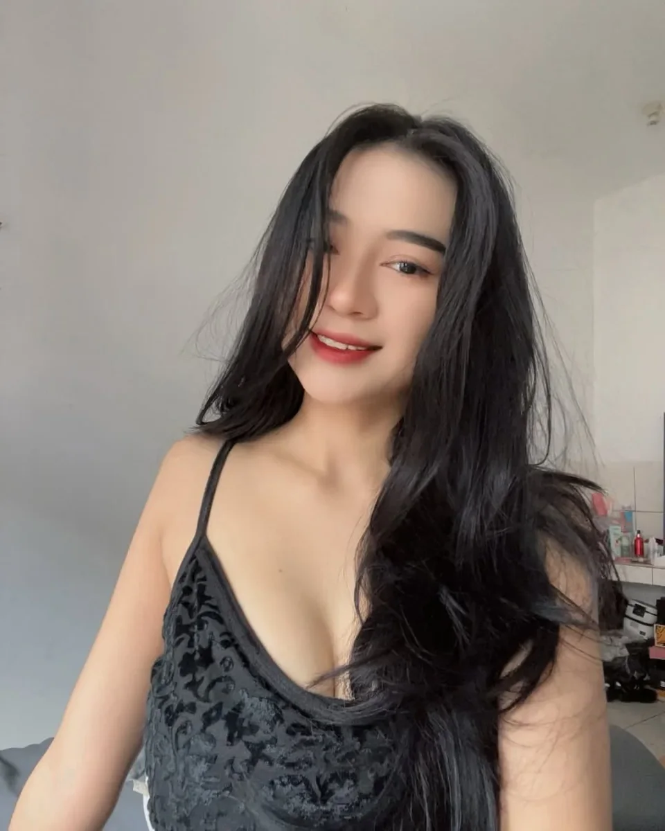 Kelsie photo 2 in Doha: 22 years old, asian, slim, black hair, 155 cm, 45 kg, B bust