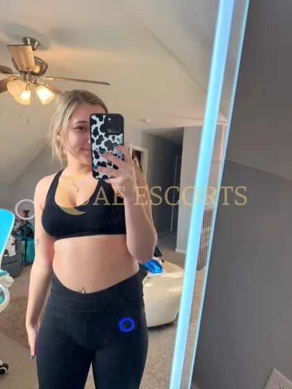 Gertrude photo 1 in Newcastle: 25 years old, skinny, blonde hair, 172 cm, 68 kg, Large bust