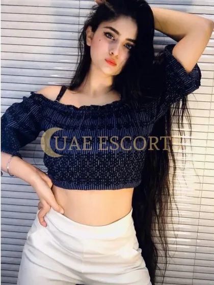 Gesine photo 4 in Nijmegen: 25 years old, european, slim, black hair, 165 cm, 48 kg, Medium bust