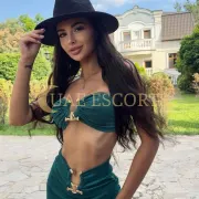 Gita photo 2 in Chartres: 25 years old, slim, brown hair, 170 cm, 52 kg, Medium bust