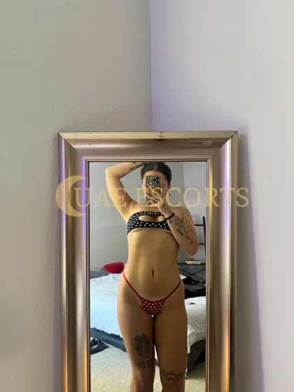 Giuseppa photo 6 in The Hague: 25 years old, european, regular, brown hair, 176 cm, 60 kg, Medium bust