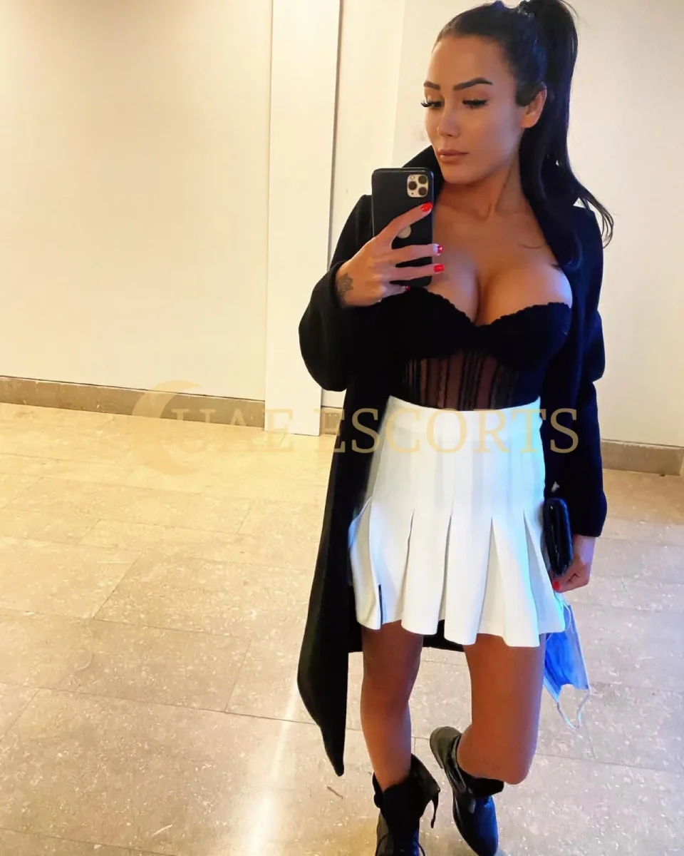 Graciana photo 5 in Enschede: 27 years old, arab, slim, black hair, 165 cm, 55 kg, Large bust