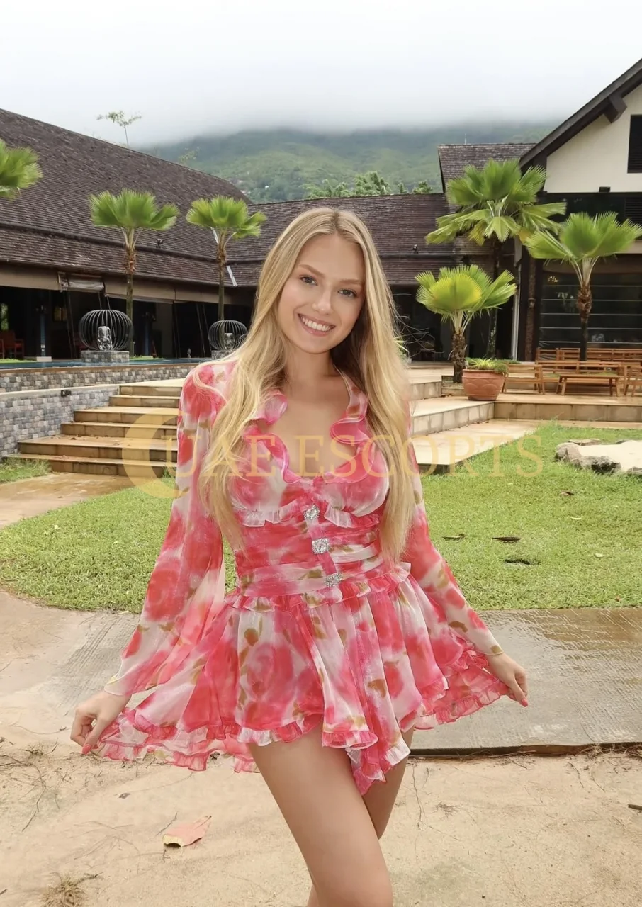 Graciela photo 1 in Kaiserslautern: 21 years old, european, slim, blonde hair, 165 cm, 55 kg, Large bust