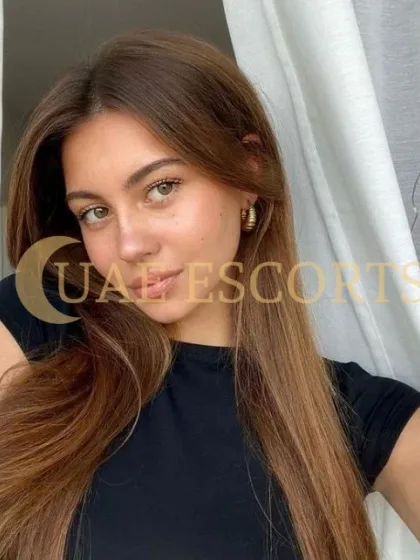 Graziella photo 1 in London: 20 years old, european, slim, brown hair, 168 cm, 52 kg, Medium bust