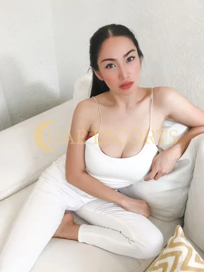 Gretl photo 4 in Bordeaux: 25 years old, brown hair, 165 cm, 48 kg, Large bust