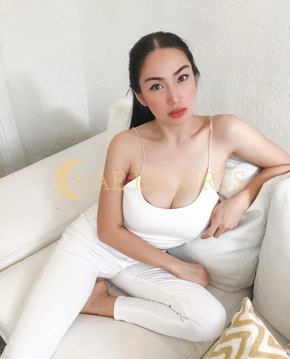 Gretl photo 4 in Bordeaux: 25 years old, brown hair, 165 cm, 48 kg, Large bust