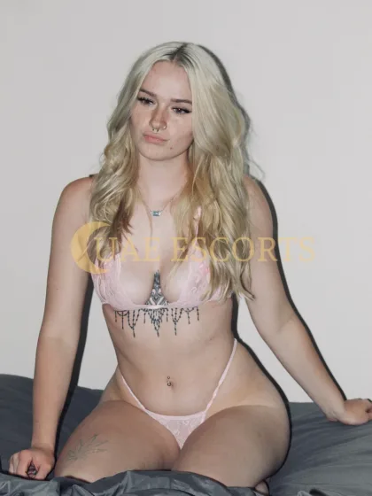 Grimiana photo 3 in Eindhoven: 35 years old, slim, blonde hair, 167 cm, 58 kg, Medium bust