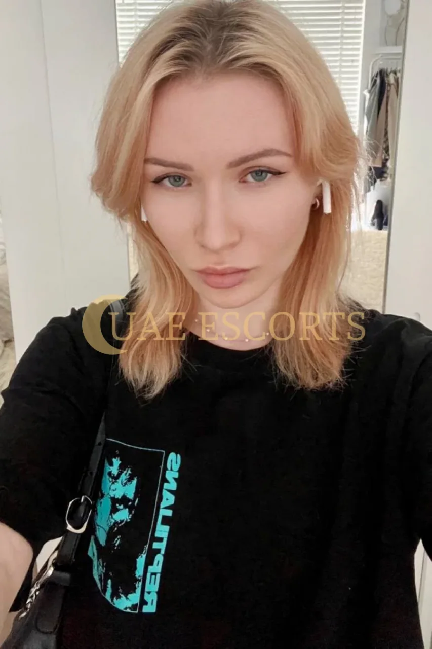 Groa photo 1 in Birmingham: 26 years old, european, slim, brown hair, 154 cm, 45 kg, Medium bust