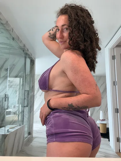 Jazmyn photo 4 in Doha: 23 years old, european, regular, brown hair, 172 cm, 62 kg, C bust