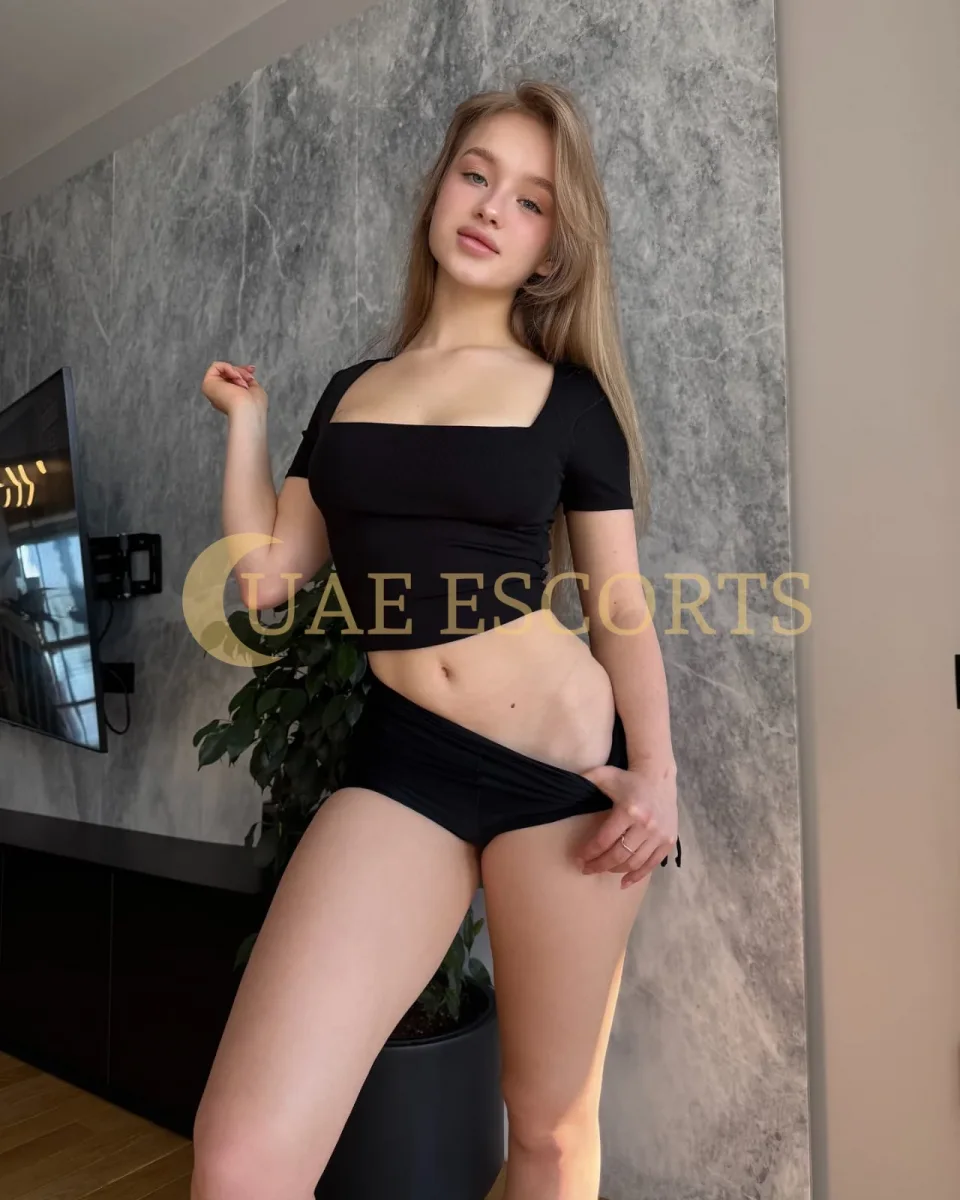 Hrafnlaug photo 1 in Bad Mergentheim: 23 years old, arab, slim, blonde hair, 163 cm, 53 kg, Medium bust