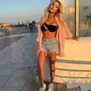 Retta photo 5 in Doha: 29 years old, slim, blonde hair, 168 cm, 52 kg, B bust
