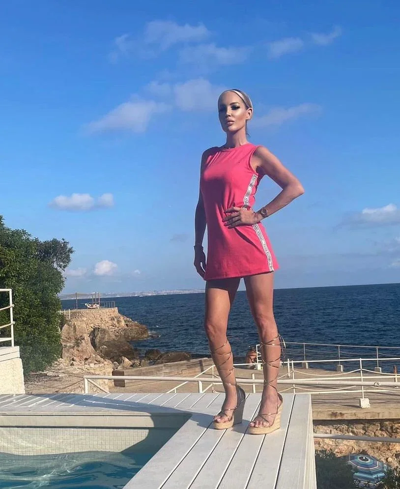 Rebeca photo 4 in Ajman: 26 years old, slim, blonde hair, 172 cm, 52 kg, B bust