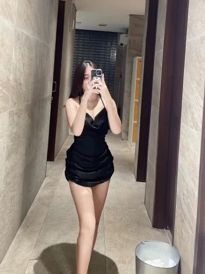 Eunice photo 4 in Abu Dhabi: 23 years old, asian, slim, black hair, 168 cm, 49 kg, C bust