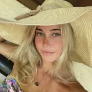 Raquel photo 2 in Al Ain: 22 years old, european, slim, blonde hair, 169 cm, 54 kg, B bust