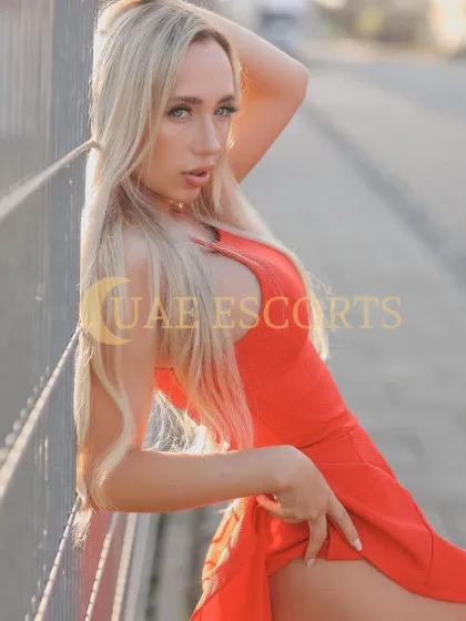 Kamma photo 3 in Macon: 25 years old, arab, slim, blonde hair, 168 cm, 53 kg, Medium bust
