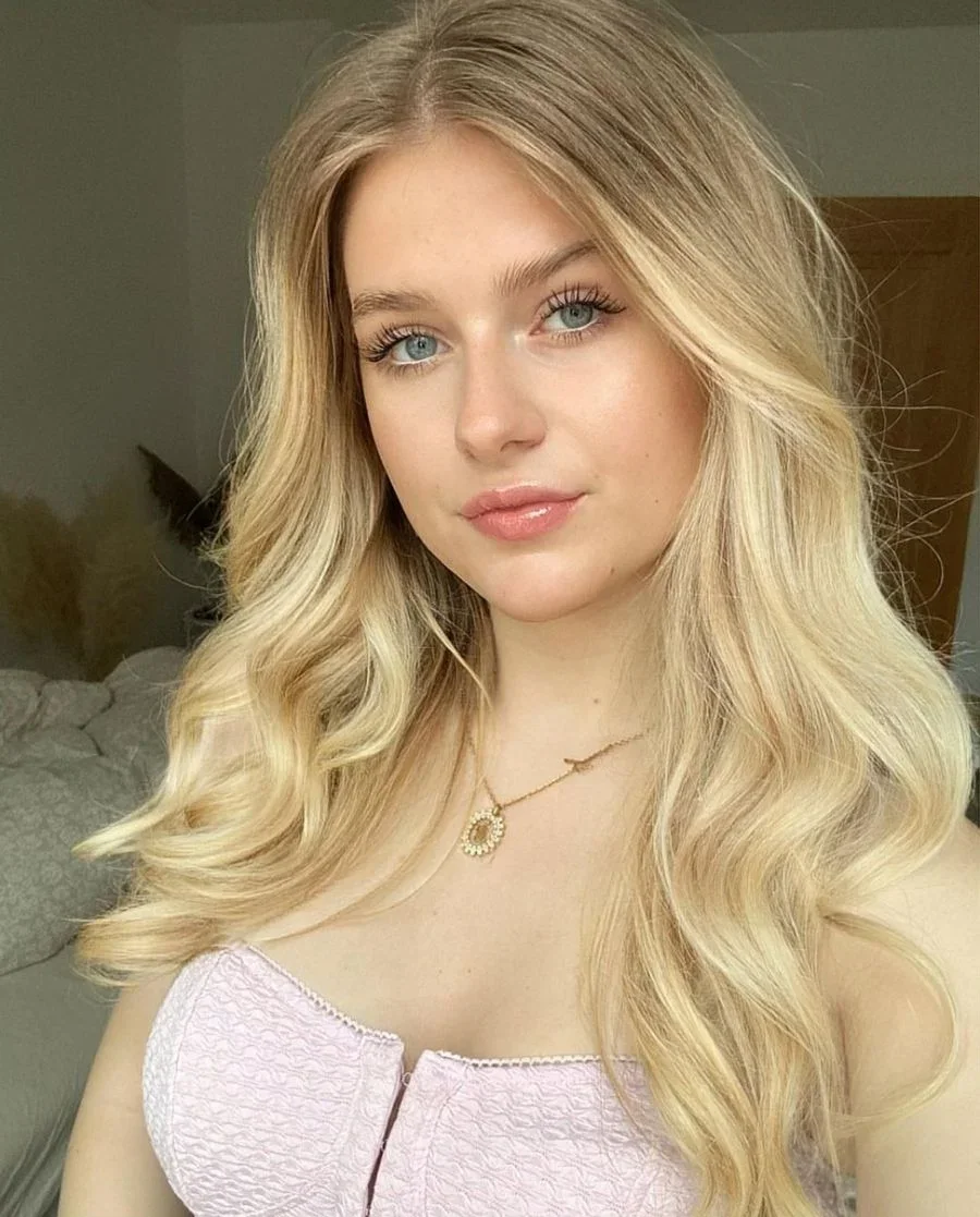 Amiya photo 1 in Dubai: 24 years old, slim, blonde hair, 169 cm, 54 kg, B bust