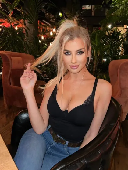 Oceane photo 2 in Abu Dhabi: 26 years old, european, slim, blonde hair, 171 cm, 54 kg, B bust