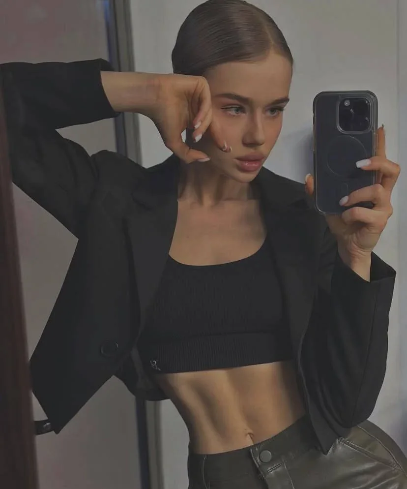 Изабелла фото 5 - Дубай, 22 года, стройная, блондинка, 168 см, 50 кг, грудь B