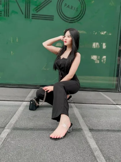 Malvina photo 3 in Dubai: 25 years old, asian, slim, black hair, 161 cm, 56 kg, C bust