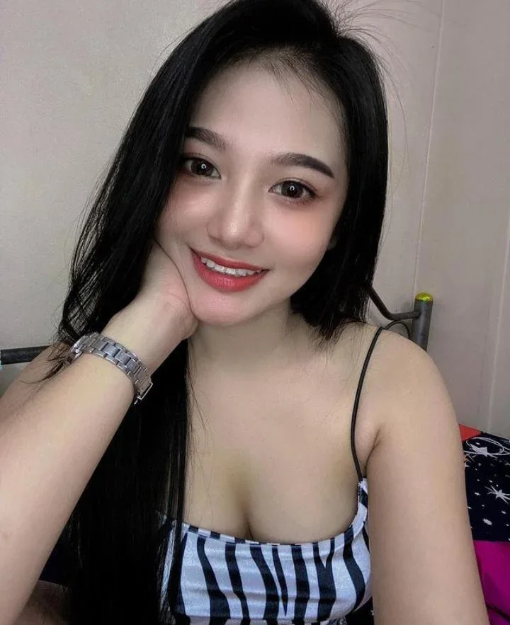 Malvina photo 4 in Dubai: 25 years old, asian, slim, black hair, 161 cm, 56 kg, C bust