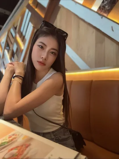 Malinda photo 4 in Dubai: 21 years old, asian, slim, black hair, 158 cm, 45 kg, B bust