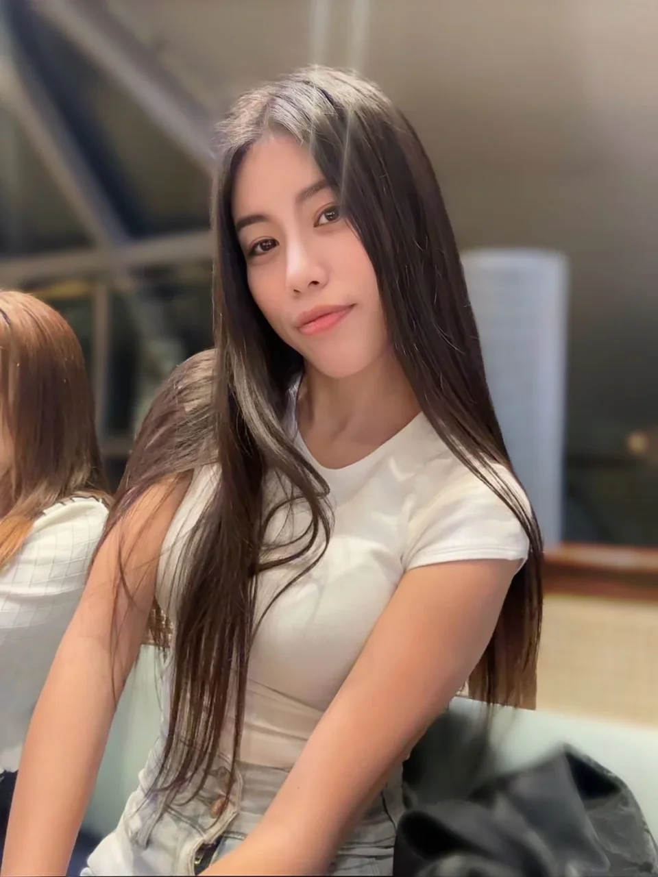 Malinda photo 5 in Dubai: 21 years old, asian, slim, black hair, 158 cm, 45 kg, B bust