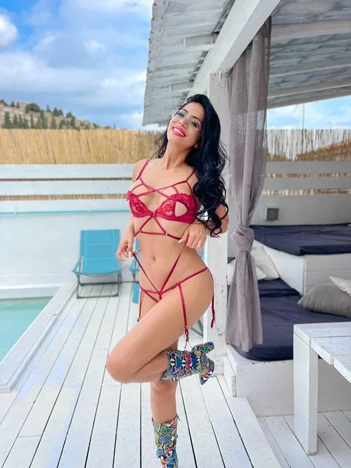 Megane photo 4 in Al Ain: 24 years old, asian, regular, black hair, 178 cm, 78 kg, C bust