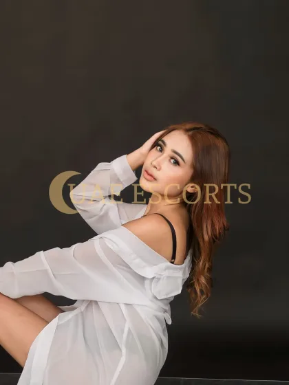 Merja photo 4 in Koblenz: 25 years old, asian, regular, black hair, 160 cm, 49 kg, Medium bust